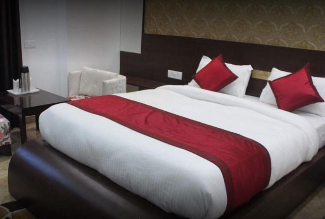 Hotel Golden Tulip Purnia Kültér fotó